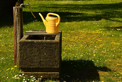 Symbolbild Wasserzapfstelle Friedhof